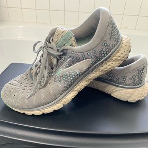 Brooks. Glycerine, Size 8.5